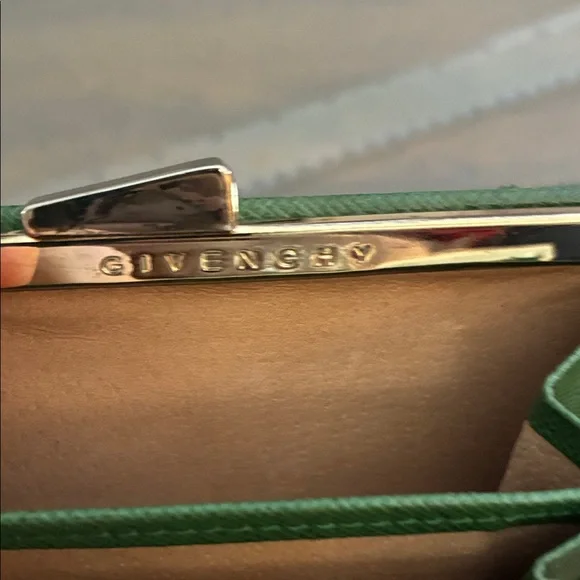 VINTAGE Givenchy Forest Green Bifold Compact Wallet w Gold Tone Accents Leather - Picture 7 of 9